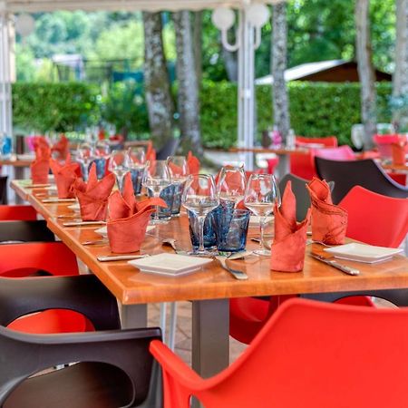 Hotel La Commanderie De Champarey Bourgoin-Jallieu Zewnętrze zdjęcie