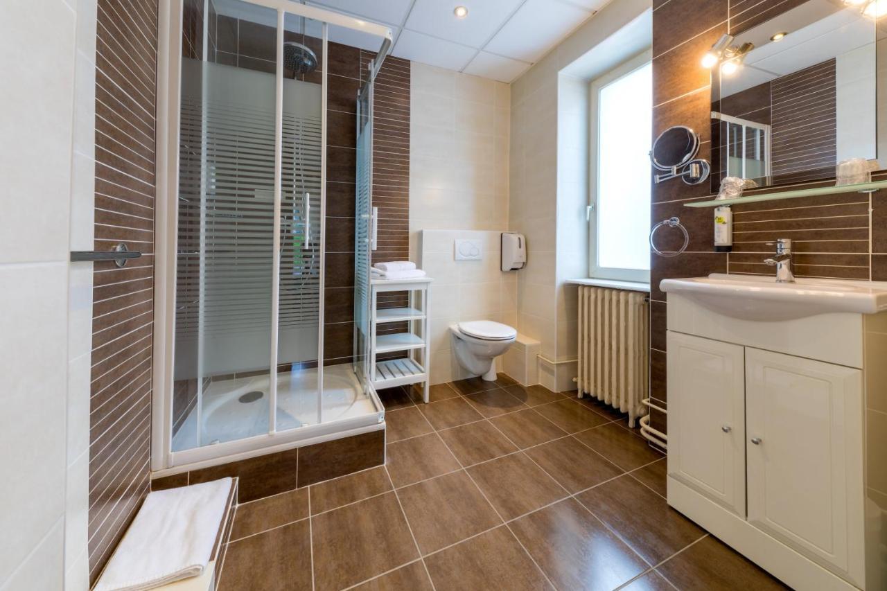Hotel La Commanderie De Champarey Bourgoin-Jallieu Zewnętrze zdjęcie