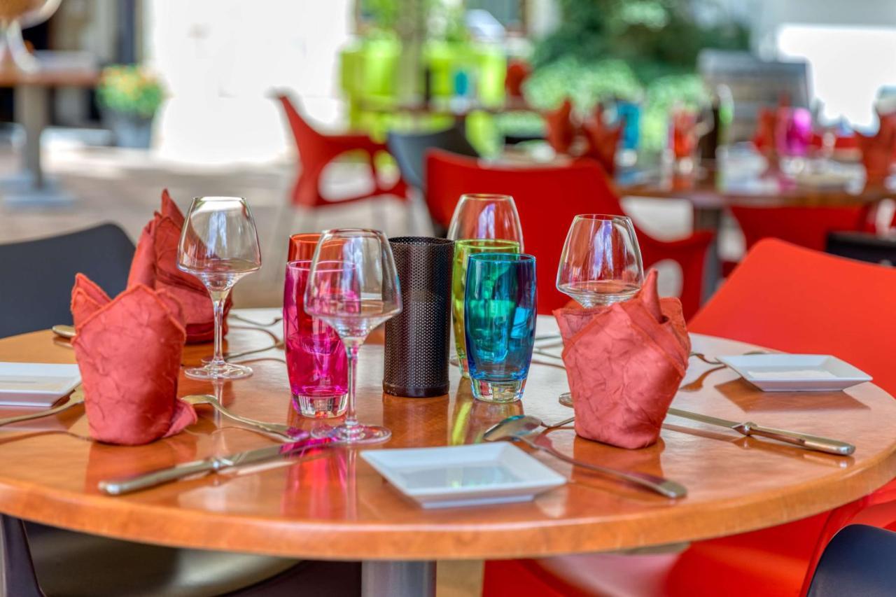 Hotel La Commanderie De Champarey Bourgoin-Jallieu Zewnętrze zdjęcie